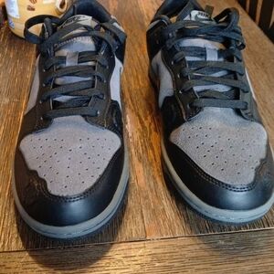 Nike Women's Dunk Low Se Na size 8.5Black and Gray Sneakers